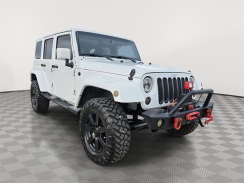 Used 2013 Jeep Wrangler Unlimited Sahara w/ Connectivity Group AWD/4WD image 3