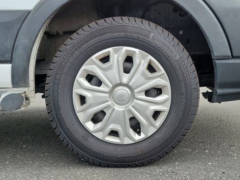 Used 2023 Ford Transit 250 Low Roof image 5