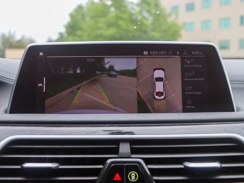 Used 2020 BMW 740i w/ M Sport Package image 40