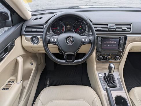 Used 2018 Volkswagen Passat 2.0T SE image 15