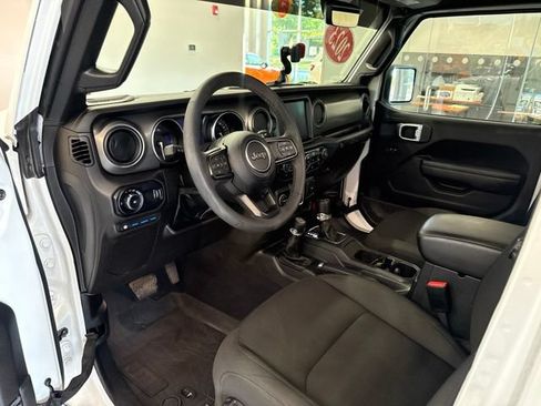 Used 2023 Jeep Wrangler Unlimited w/ Cold Weather Group AWD/4WD image 27