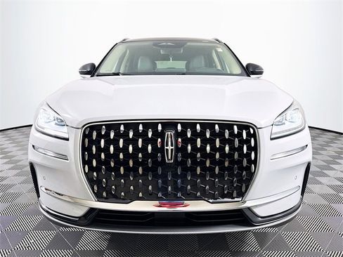 Used 2025 Lincoln Corsair Reserve w/ Equipment Group 202A image 10