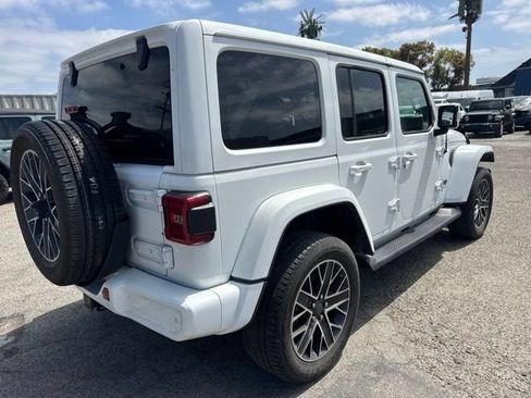 Used 2023 Jeep Wrangler Unlimited Sahara AWD/4WD image 5