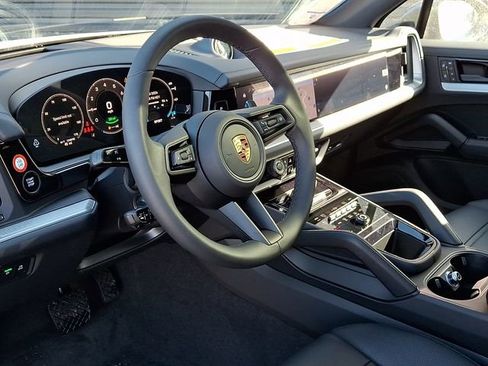 New 2026 Porsche Cayenne E-Hybrid AWD/4WD image 4