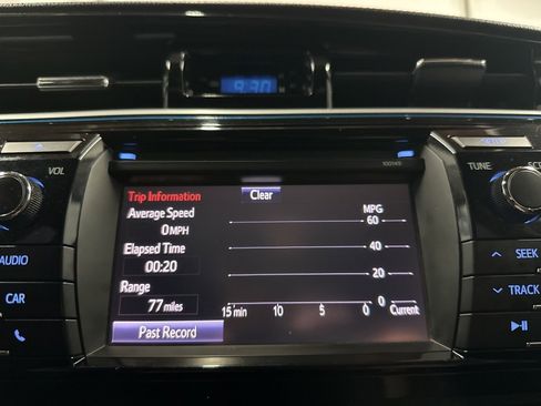 Used 2015 Toyota Corolla S image 31