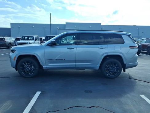 New 2026 Jeep Grand Cherokee L Limited AWD/4WD image 3
