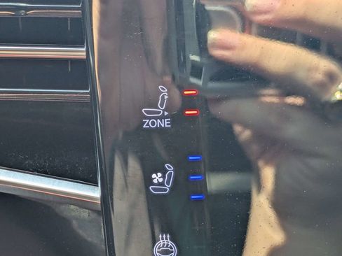 Used 2023 Jeep Wagoneer Series II w/ Convenience Group I image 21