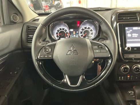 Used 2025 Mitsubishi Outlander Sport LE AWD/4WD image 13