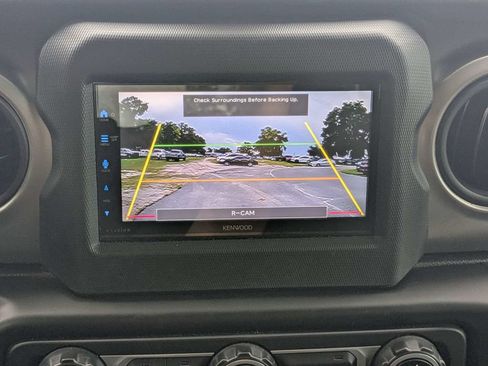 Used 2021 Jeep Wrangler Unlimited Sport AWD/4WD image 30