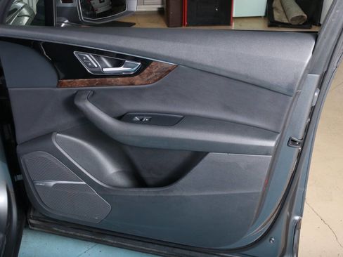 Used 2017 Audi Q7 3.0T Prestige image 35