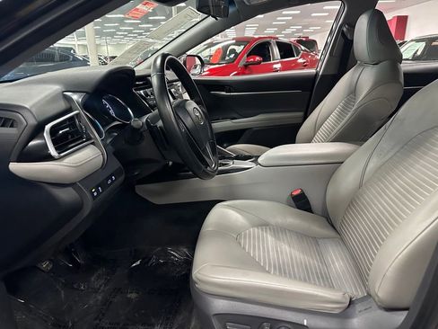 Used 2018 Toyota Camry SE FWD image 15