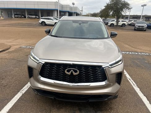 Used 2024 INFINITI QX60 Luxe w/ Vision Package image 2