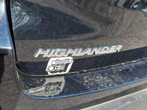 Used 2016 Toyota Highlander LE AWD/4WD image 5
