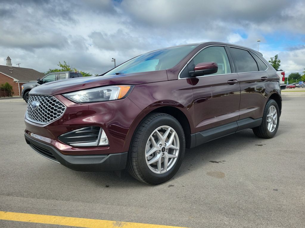 Used 2023 Ford Edge SEL w/ Convenience Package AWD/4WD image 2