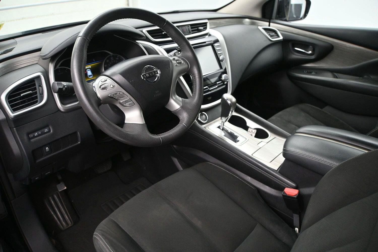 Used 2016 Nissan Murano SV AWD/4WD image 2