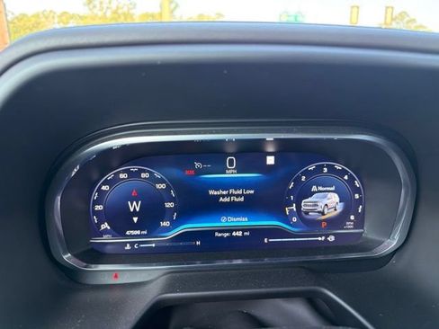 Used 2022 Chevrolet Tahoe LT w/ Luxury Package RWD image 14