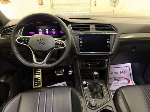 Used 2022 Volkswagen Tiguan SE R-Line image 19