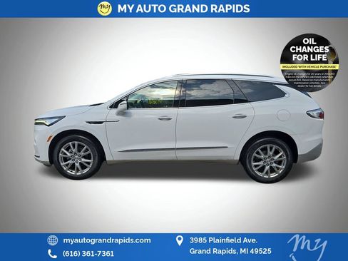 Used 2023 Buick Enclave Essence w/ Experience Buick Package AWD/4WD image 4