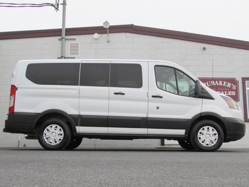 Used 2016 Ford Transit 150 XL RWD image 9