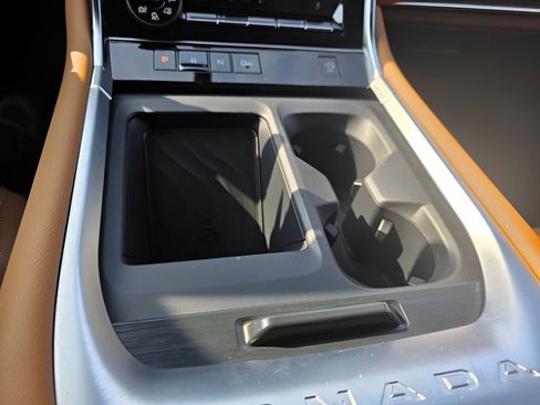 Used 2025 Nissan Armada SL w/ Captain's Chari Seat Package image 34