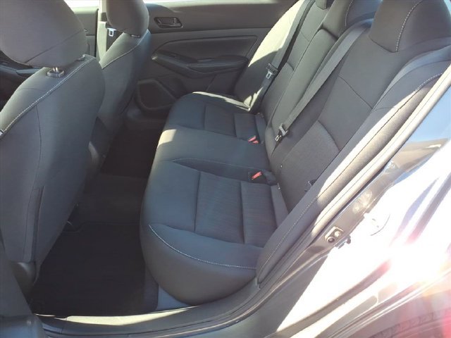 Used 2025 Nissan Altima 2.5 SV FWD image 15
