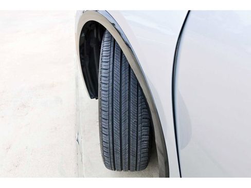 Used 2025 Toyota Prius Plug-In Hybrid image 29