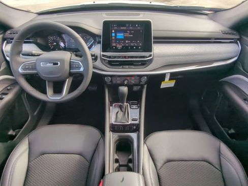 New 2026 Jeep Compass Latitude image 17