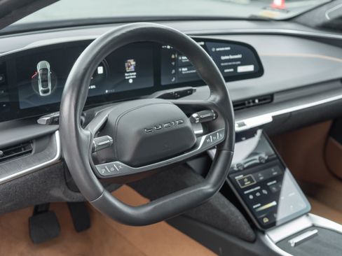 Used 2024 Lucid Air Touring AWD/4WD image 12