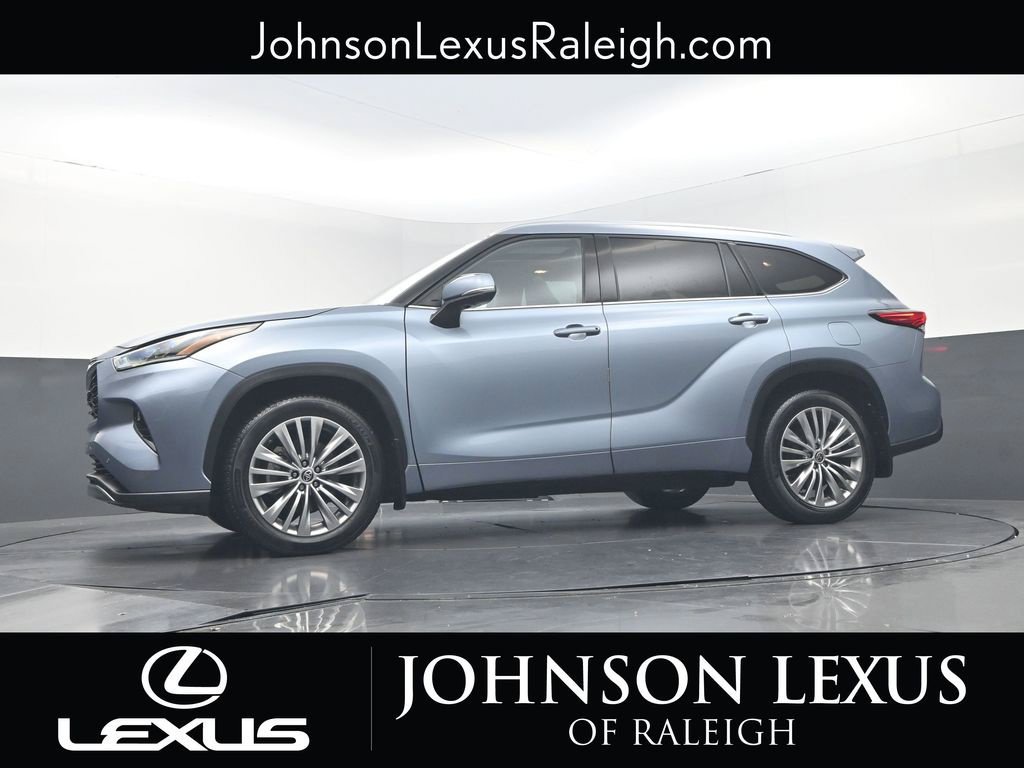 Used 2021 Toyota Highlander Platinum AWD/4WD image 22