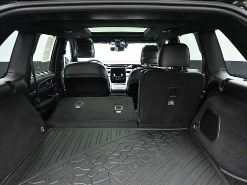 Used 2023 Jeep Grand Cherokee Overland w/ Luxury Tech Group IV AWD/4WD image 56