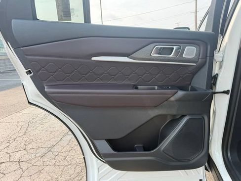 New 2026 Ford Explorer Platinum w/ LUX Leather Package AWD/4WD image 19