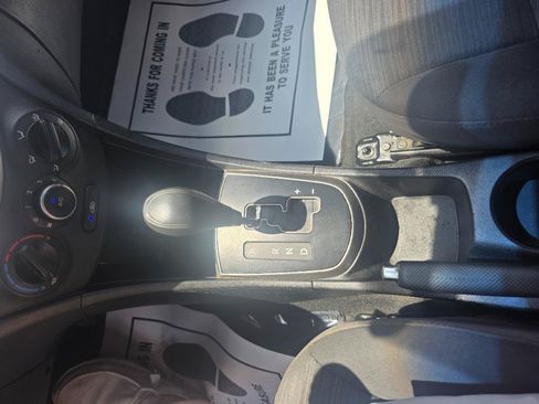 Used 2016 Hyundai Accent SE FWD image 16