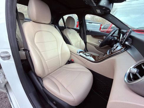 Used 2018 Mercedes-Benz C 300 4MATIC Sedan image 5