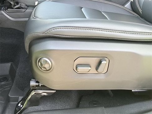 New 2025 Jeep Gladiator Sport image 10