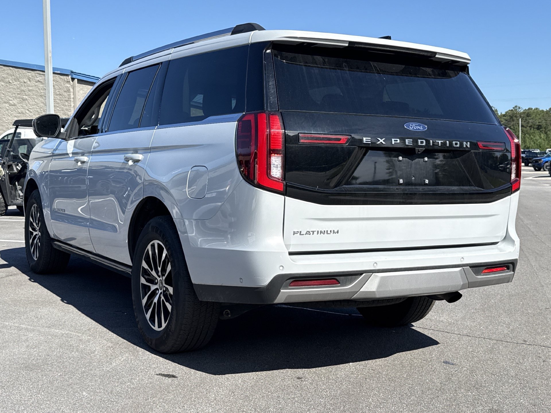 Certified 2025 Ford Expedition Platinum AWD/4WD image 13