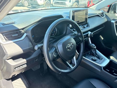 Used 2025 Toyota RAV4 XLE Premium AWD/4WD image 10