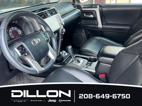 Used 2022 Toyota 4Runner SR5 AWD/4WD image 10