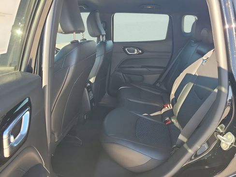 New 2026 Jeep Compass Latitude image 23