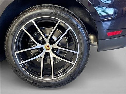 Used 2026 Porsche Macan AWD/4WD image 24