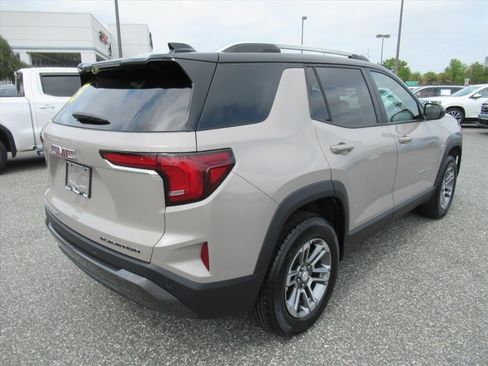 Used 2025 GMC Terrain Elevation w/ Elevation Premium Package AWD/4WD image 7