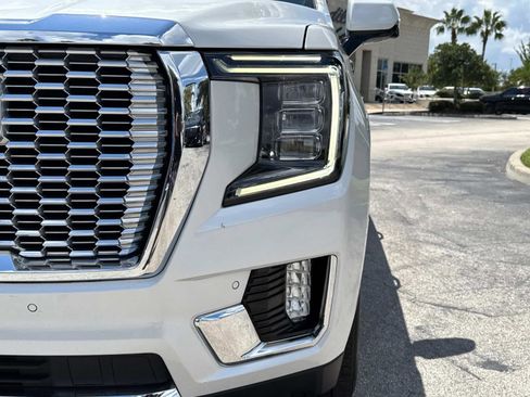 Used 2022 GMC Yukon SLT w/ SLT Premium Package image 9