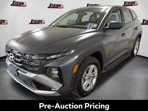 Used 2025 Hyundai Tucson SE AWD/4WD image 1