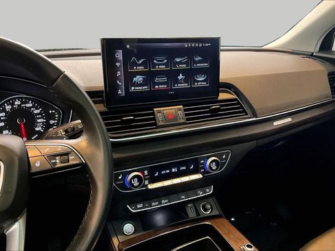 Used 2023 Audi Q5 2.0T Premium w/ Convenience Package AWD/4WD image 7