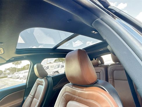 Used 2023 Lincoln Aviator Reserve image 24