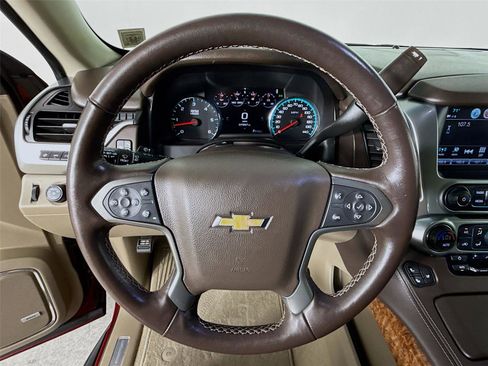 Used 2019 Chevrolet Suburban Premier AWD/4WD image 13