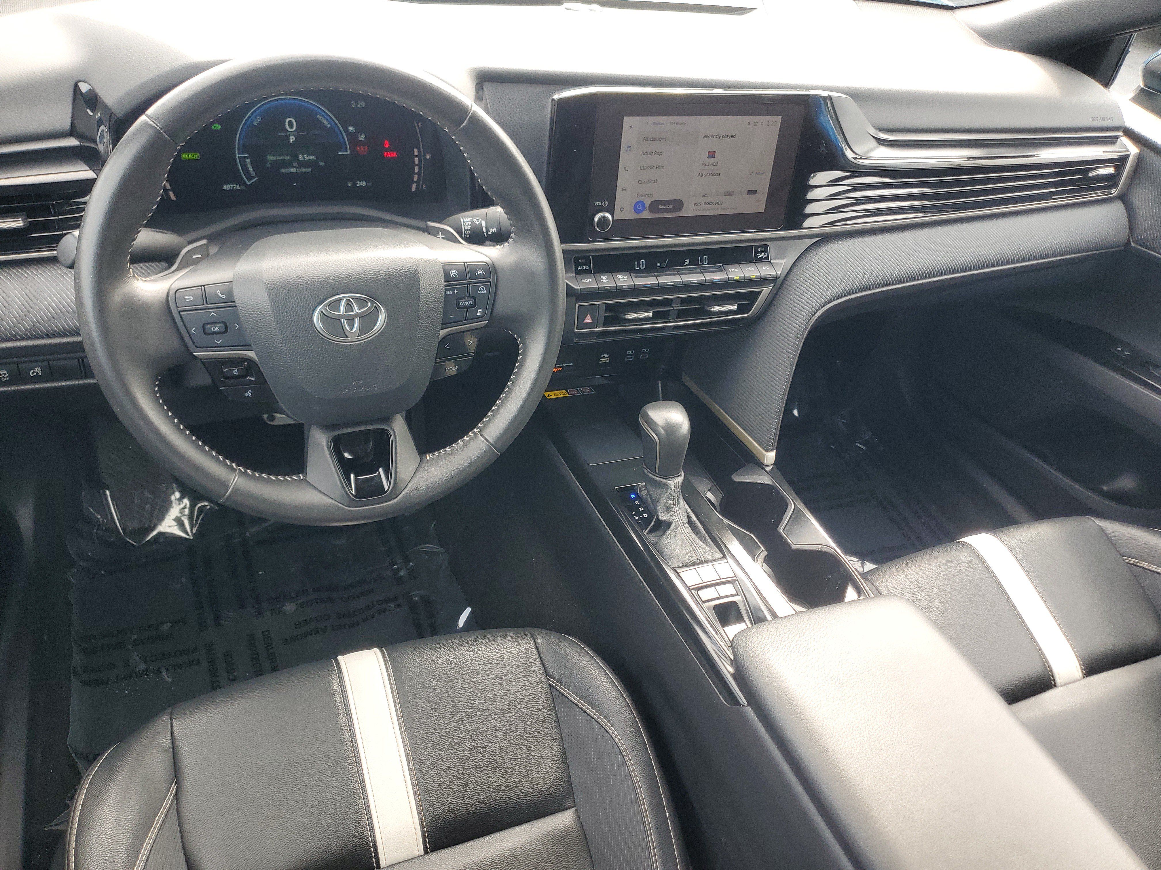 Certified 2025 Toyota Camry SE FWD image 14