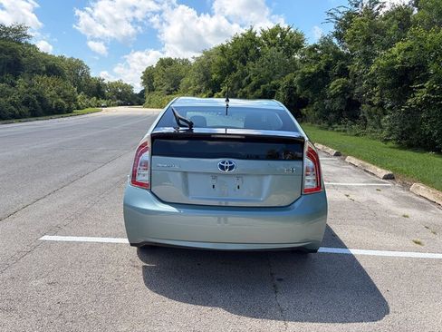 Used 2013 Toyota Prius Two FWD image 4