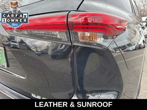 Used 2023 Toyota Highlander XLE image 34