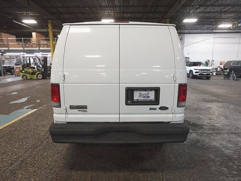 Used 2011 Ford E-350 and Econoline 350 Super Duty w/ Insulation Pkg image 4