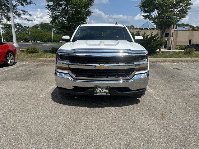 Used 2018 Chevrolet Silverado 1500 LT AWD/4WD image 2